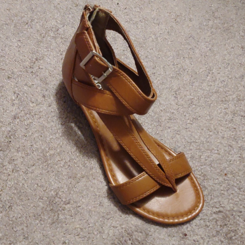Sandals - Picture 2 of 4